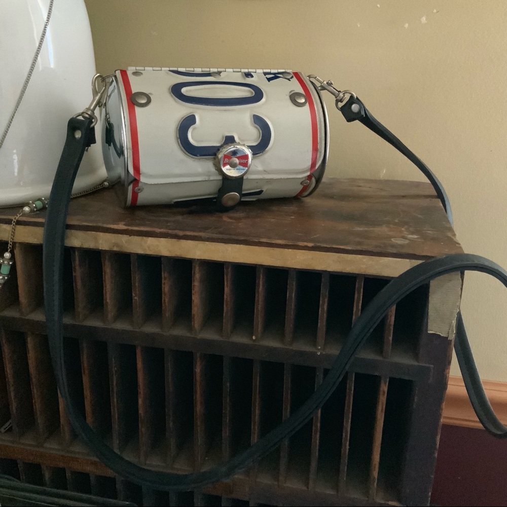 Very unique New York City license plate crossbody - Picture 3 of 8